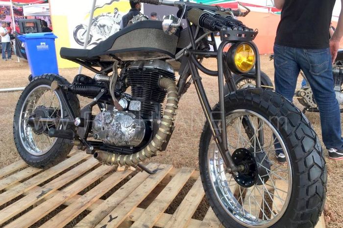 Royal Enfield Bullet 350 custom chopper dari Wheel Vedas Custom, dilansir oleh Rushlane.com