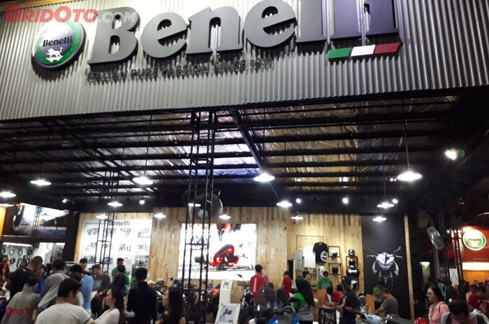 Suasana di booth Benelli di Jakarta Fair Kemayoran (JFK) 2018