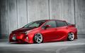 Toyota Prius Merah Merona, Dijejali Wide Body Tambah Aduhai