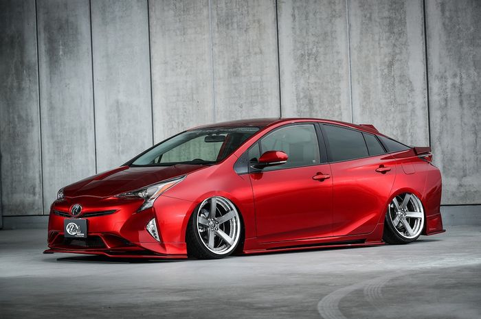 Modifikasi Toyota Prius tampil kece hasil garapan Kuhl Racing, Jepang