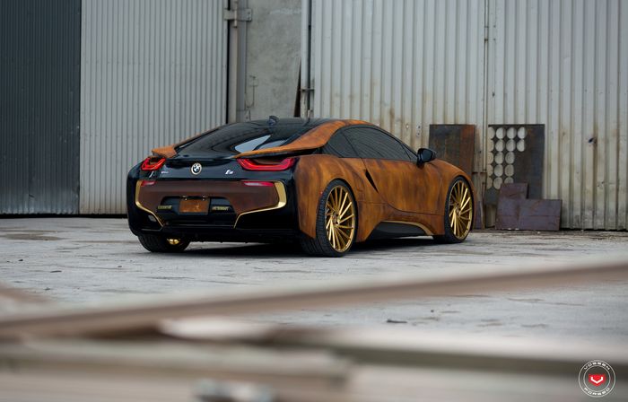 BMW i8 dibuat karatan dan pakai pelek Vossen