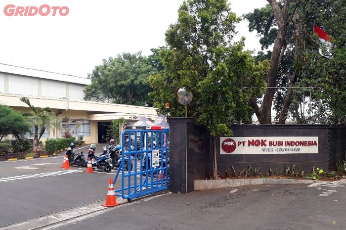 PT NGK Busi Indonesia di kawasan Ciracas, Jakarta Timur