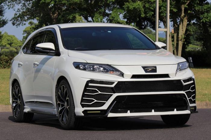 Modifikasi Toyota Harrier hasil garapan bengkel asal Jepang, Craftech