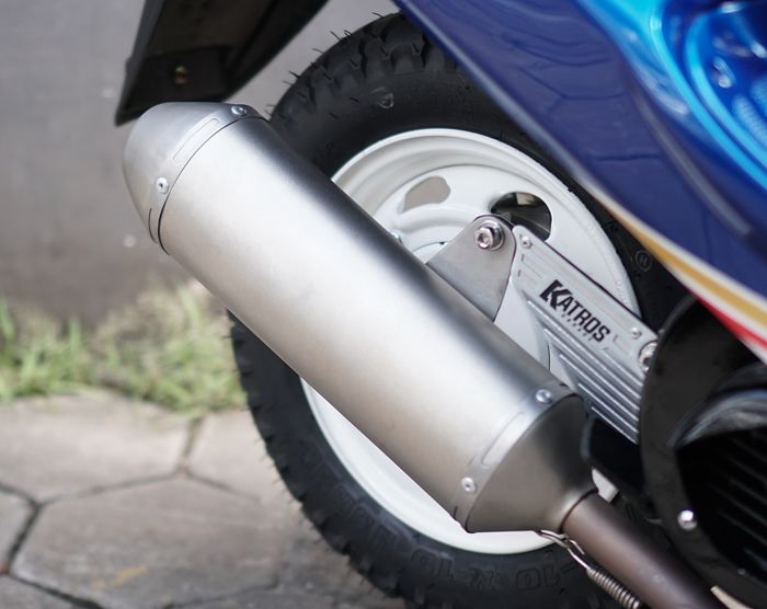Knalpot baru Kymco Trend dibuat dari stainless steel melengkapi mesin yang sudah dibore up