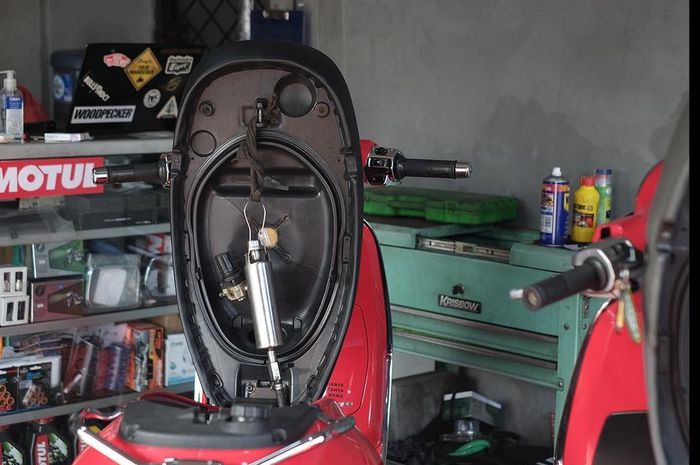 Vespa Matic Cocok Pakai Spek Oli Mesin Apa? Ini Penjelasan Mekanik