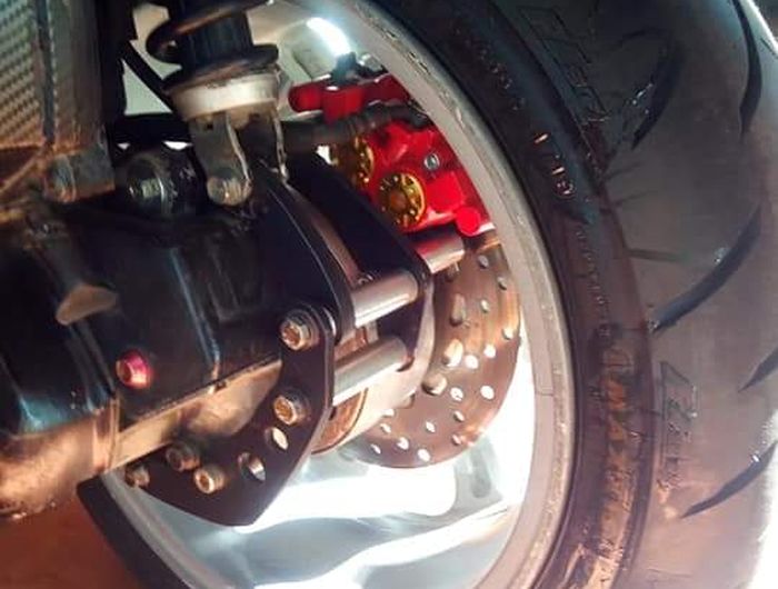 Rem belakang Honda Vario 125 custom diskbrake