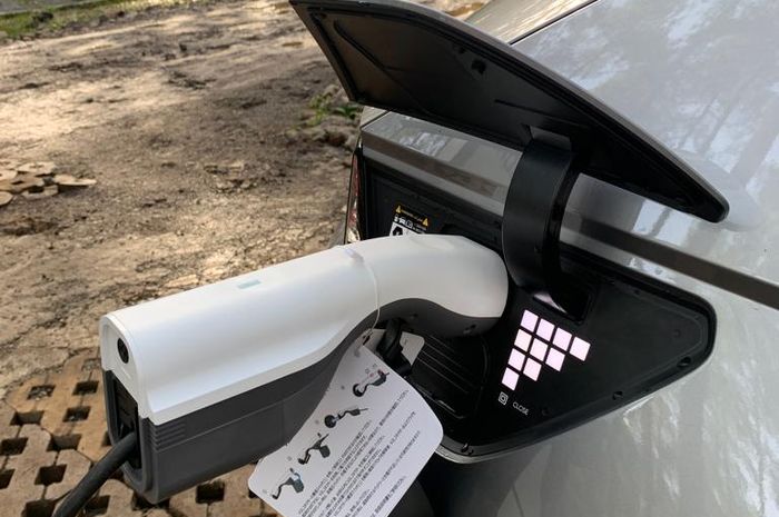 Pengecasan mobil Hyundai Ioniq 5