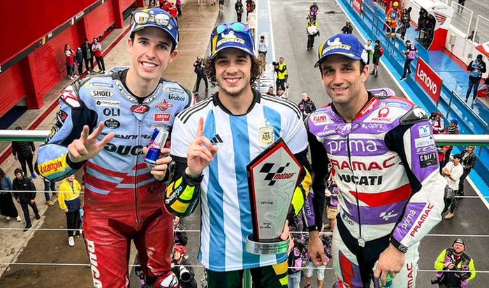 Dari kiri ke kanan, Alex Marquez (Gresini Racing), Marco Bezzecchi (Mooney VR46), Johann Zarco (Prima Pramac) di podium MotoGP Argentina 2023, Sirkuit Termas de Rio Hondo, Minggu (2/4/2023).