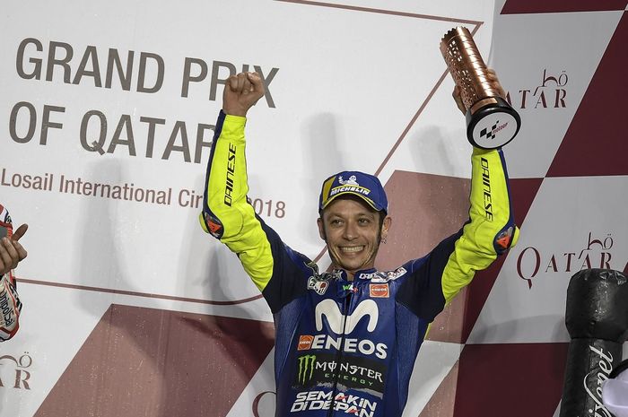 Valentino Rossi membuka musim MotoGP 2018 dengan berdiri di podium ketiga di Losail, Qatar