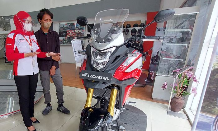 Pelajar dan Mahasiswa Dapat Diskon Khusus Untuk Pembelian Honda CB150X
