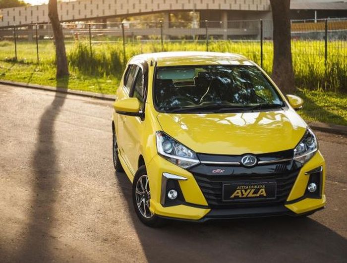 Daihatsu Ayla yang menggunakan sistem penggerak Front Engine-Front Wheel Drive, efisiensi bahan bakar lebih baik