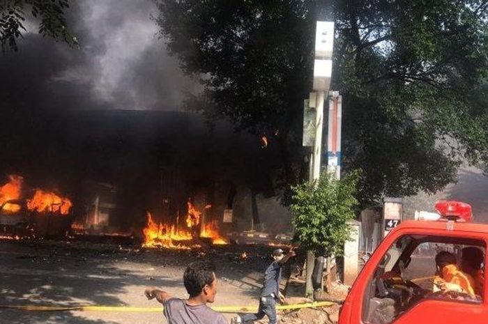 SPBU di Cipayung terbakar (12/10/2019).