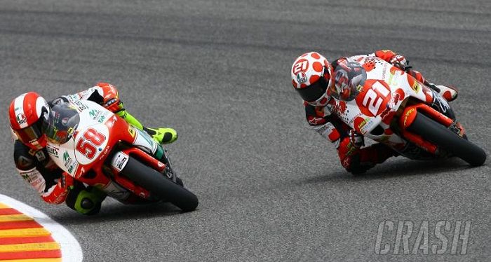 Marco Simoncelli vs Hector Barbera