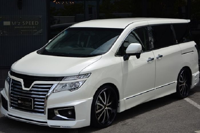 Ilustrasi Nissan Elgrand