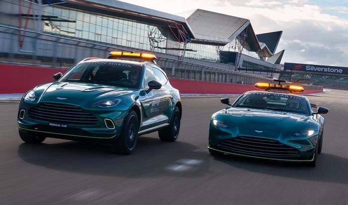 Aston Martin DBX dan Aston Martin Vantage memulai debutnya sebagai medical car dan safety car F1 tahun 2021