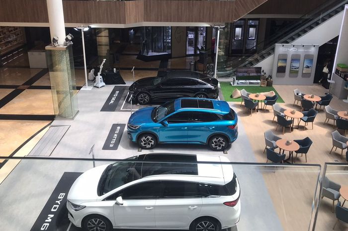 BYD menggelar pameran Mall to Mall di Kota Bandung 