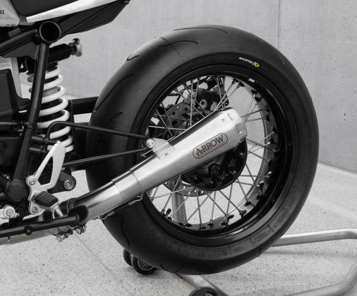 Exhaust system diganti dengan produk Arrow