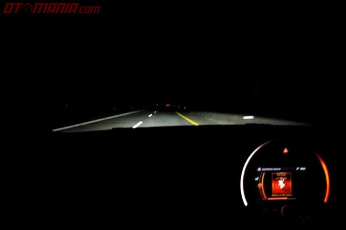 Ini yang bisa dilakukan saat lampu mati saat berkendara malam hari. (Foto Ilustrasi) 