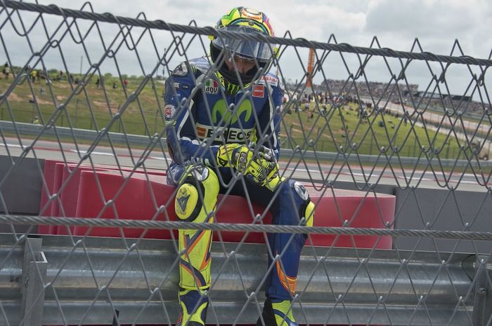 Valentino Rossi usai crash di MotoGP Amerika 2016