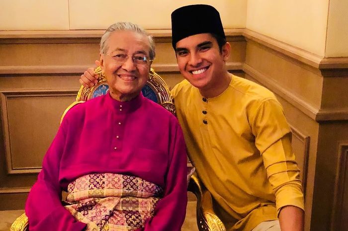 Perdana Menteri Malaysia Mahatir Mohamad bersama Menteri Pemuda dan Olahraga Malaysia Syed Saddiq, tidak ada balap F1 Malaysia di masa depan