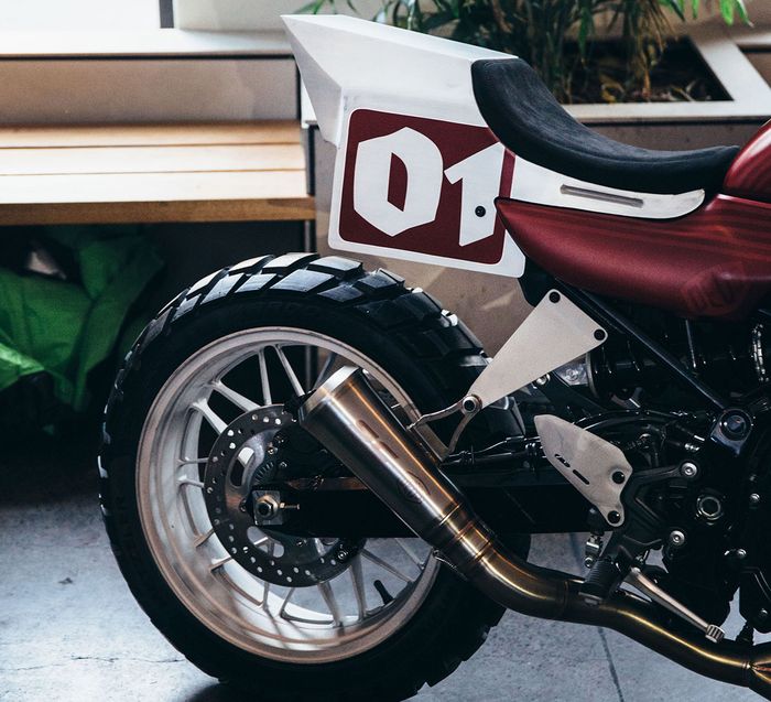 Kawasaki Z900RS rilisan teranyar yang di-kustom oleh Deus Ex machina Australia, dilansir oleh www.throttleroll.com