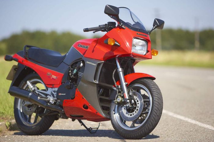 Kawasaki GPZ900R sang Ninja pertama!
