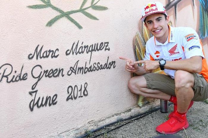 Marc Marquez dikenal dengan berbagai aksi penyelematan untuk tidak jatuh dari motornya