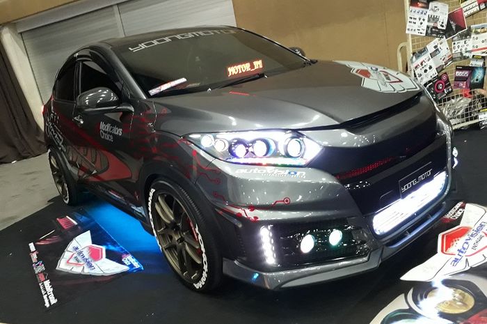 Honda HR-V E 2015.  Lampu Mata Alien Bikin Juara