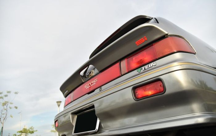 Tampilan spoiler Honda Civic Nouva bergaya EF9