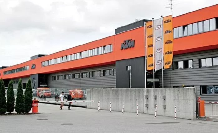 Ilustrasi pabrik KTM