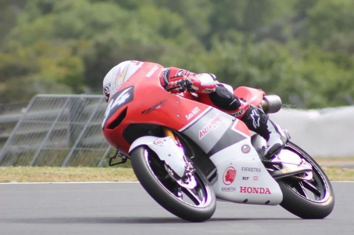 Mario Suryo Aji cetak poin dari debut perdana di ajang Moto3 FIM CEV Repsol Estoril, Portugal (7/4) 