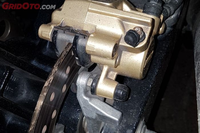 Jangan Panik Lakukan Ini Saat Rem Cakram Motor Macet Mendadak Gridoto Com