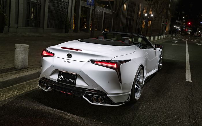Tampilan belakang Lexus LC 500 convertible garapan M'z Speed