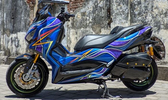 Yamaha XMAX modifikasi milik bro Tegar asal Surabaya
