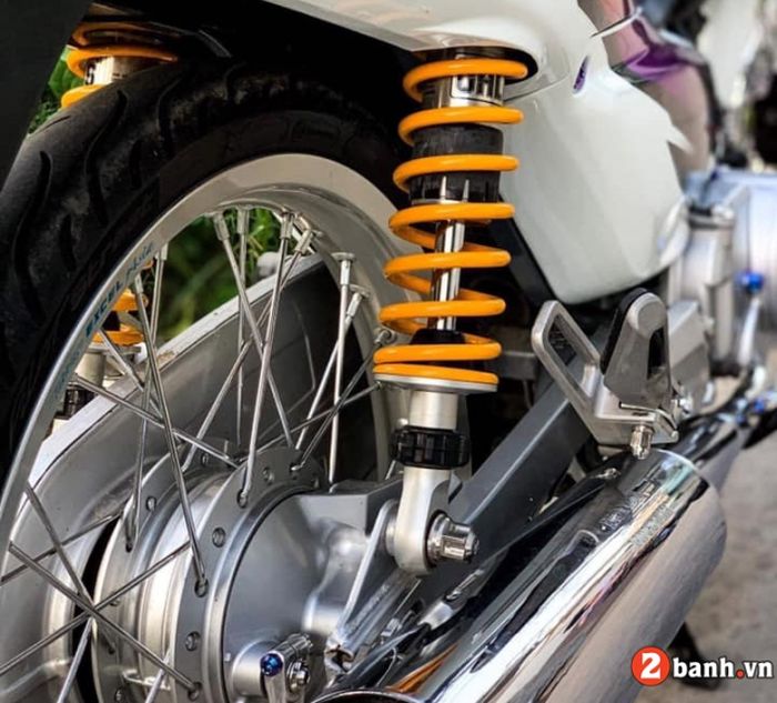 Shock belakang pakai Ohlins