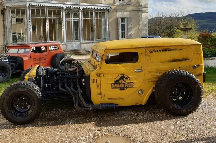 Modifikasi ekstem Daihatsu Taft bergaya rat rod