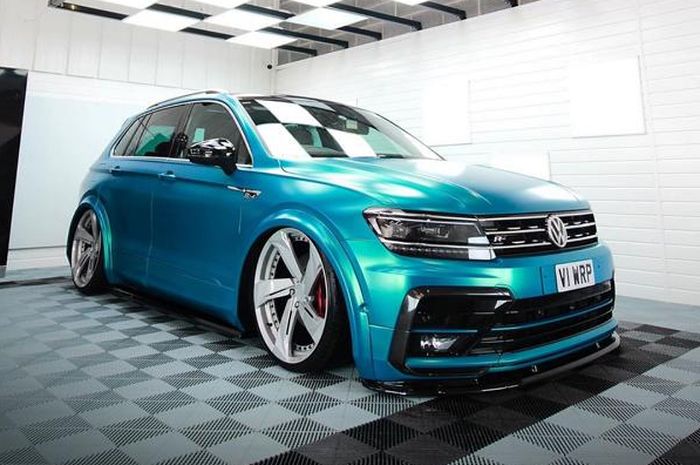 Modifikasi VW Tiguan bergaya stance garapan VinylImage asal Inggris