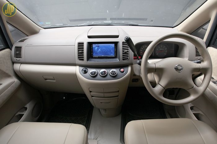 Bagian interior mobil kerap timbul belang karena kerak kotoran