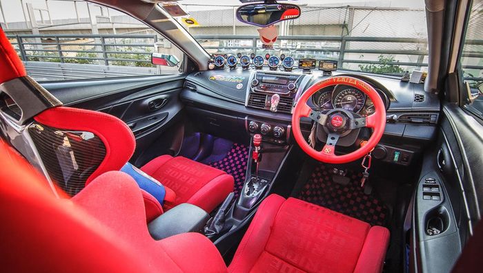 Tampilan kabin racing Toyota Vios dari Thailand