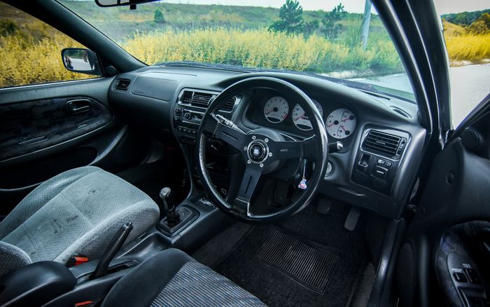 Tampilan interior rapi modifikasi Toyota Great Corolla