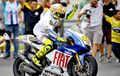Dari Boncengin Ayam Hingga Masuk Toilet, Inilah 5 Selebrasi Unik Ala Valentino Rossi Selama Berkarir di MotoGP