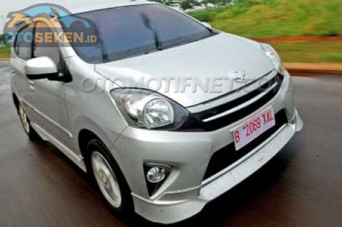 Spesifikasi dan kisaran harga Toyota Agya TRD tahun 2016 seken.