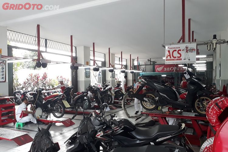 Seken Keren: Rincian Biaya Servis Honda PCX di Bengkel Resmi - GridOto.com