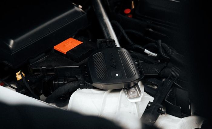 Modifikasi Mercedes-Benz SLK didongkrak perfomanya pakai ECU Lorinser