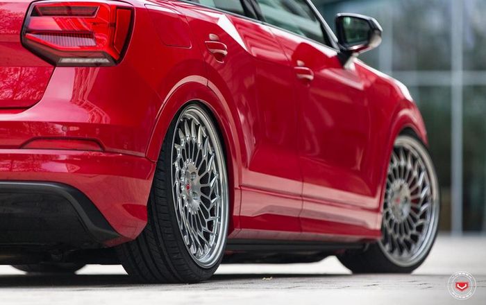 Audi Q2 pakai pelek Vossen ML-R2 berukuran 20 inci