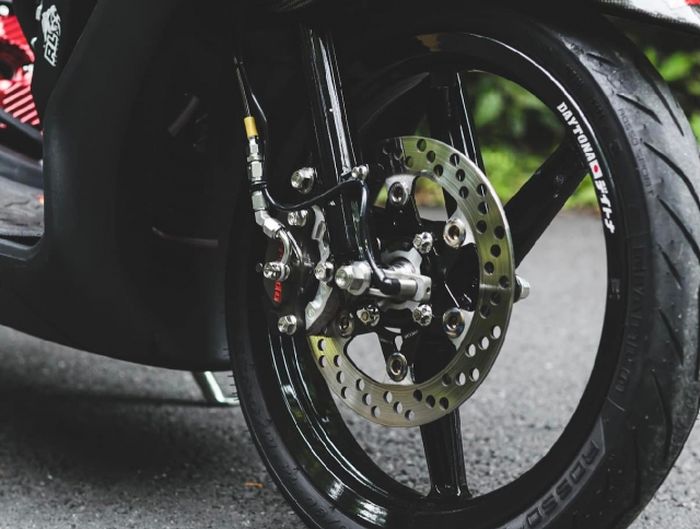 Kaki-kaki mendapatkan pelek Daytona dan pengereman baru