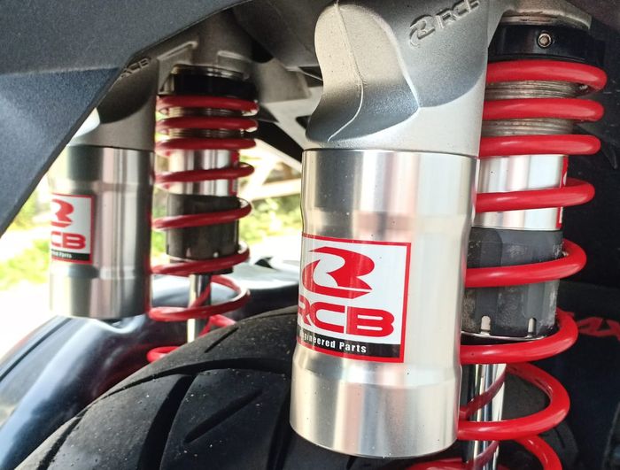Sokbreker belakang RCB SB2 terpasang pada Yamaha NMAX old bro Edi