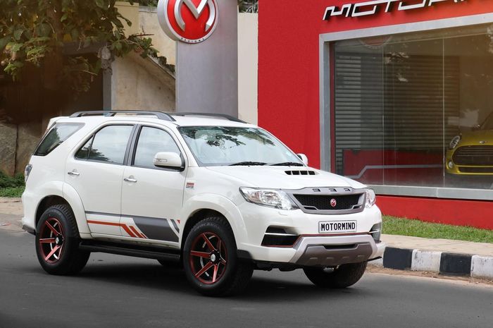 Modifikasi Toyota Fortuner lama kreasi Motormind