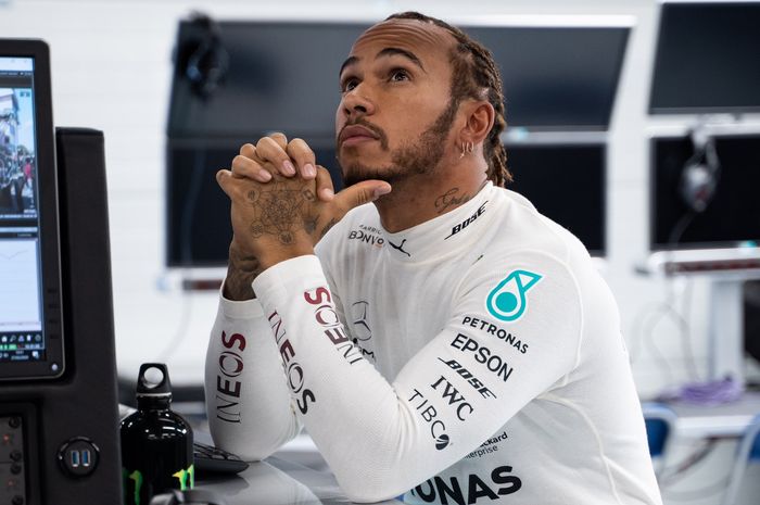 Lewis Hamilton, tahun depan tetap bersama tim Mercedes atau pindah tim?