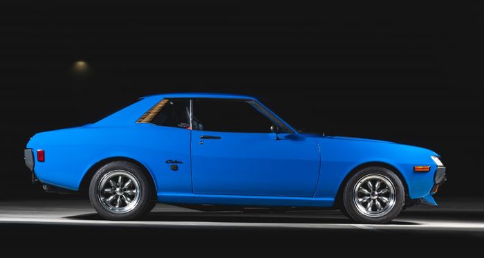 Toyota Celica lansiran 1974 ditopang pelek XXR ukuran 15 inci